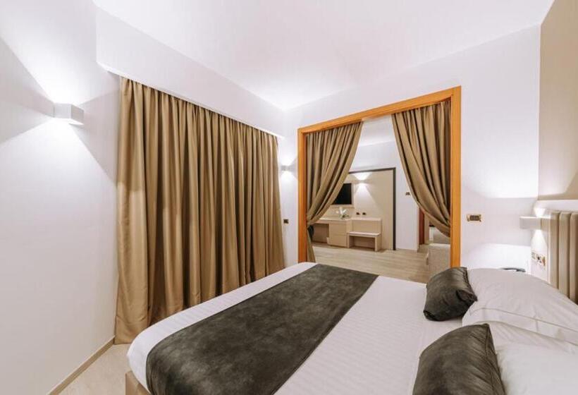سوییت جونیور لوکس, Grand Hotel La Chiusa Di Chietri