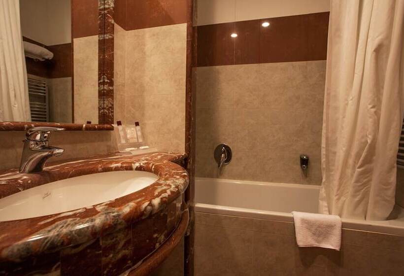 اتاق استاندارد, Grand Hotel La Chiusa Di Chietri