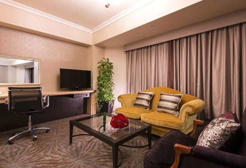 Полулюкс, Hilton Tokyo Narita Airport
