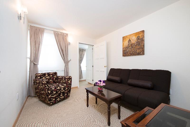 سوییت, Casa Bonita Hotel & Luxury Residence