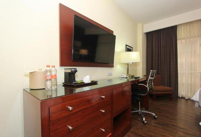 اتاق استاندارد برای معلولان, Holiday Inn Leon, An Ihg