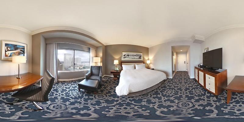 חדר דחוקס עם מיטת קינג, Loews New Orleans