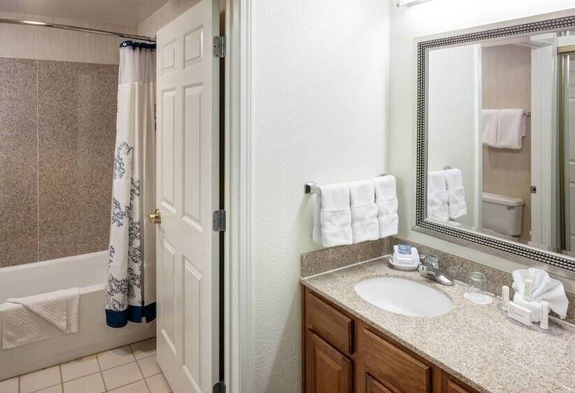 Люкс, Residence Inn Kansas City Country Club Plaza
