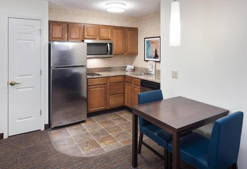 Студия Стандарт, Residence Inn Kansas City Country Club Plaza