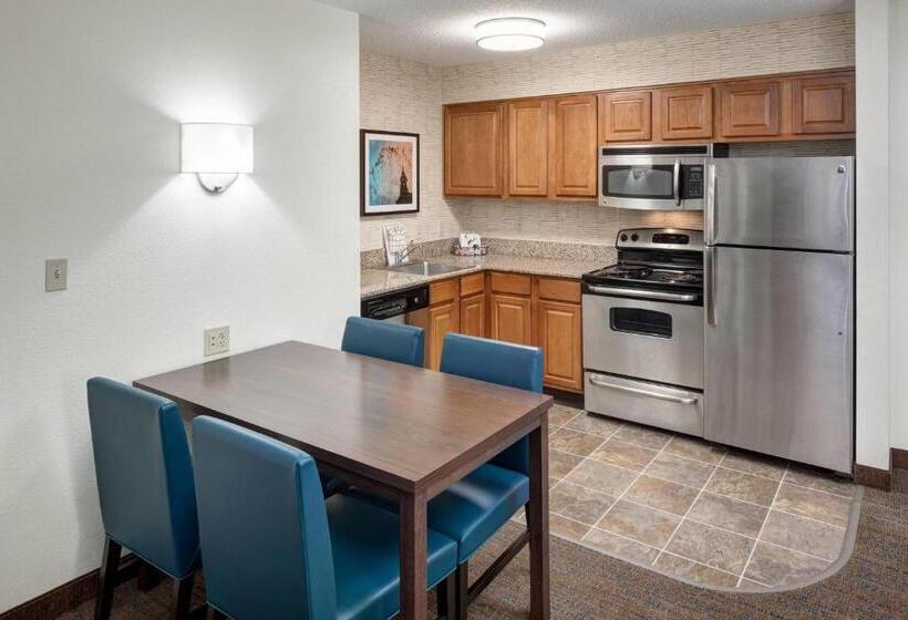 Люкс 2 Спальни, Residence Inn Kansas City Country Club Plaza