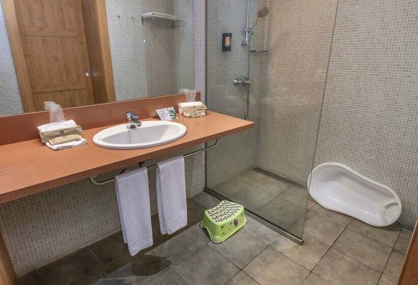 Номер Стандарт Трехместный, Vilar Rural De Sant Hilari Sacalm By Serhs Hotels