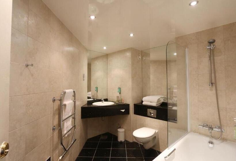 Номер Клуб Трехместный, Stoke By Nayland Hotel, Golf & Spa