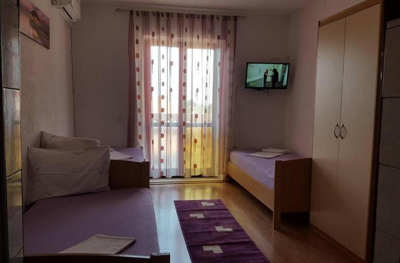 バスルーム共有のトリプルスタンダード, Apartments Alissa