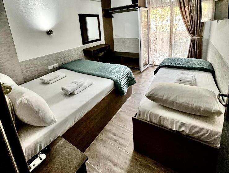 Quarto Triplo Deluxe, Grecian Sea