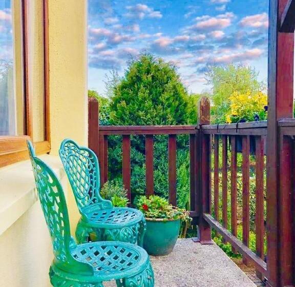 اتاق استاندارد, The Tower House B&b