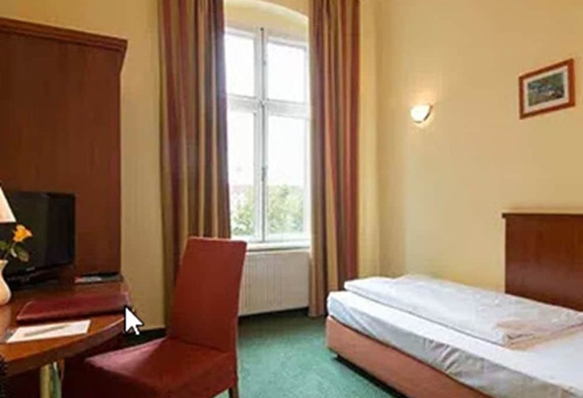 اتاق اکونومی یک تخته, Am Luisenplatz