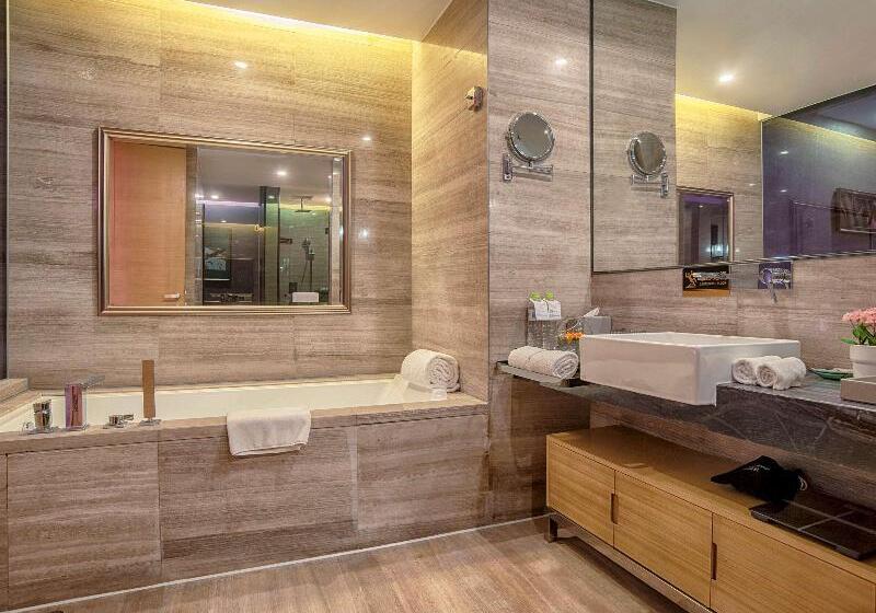 سوییت جونیور, Ema House Hotel Suites