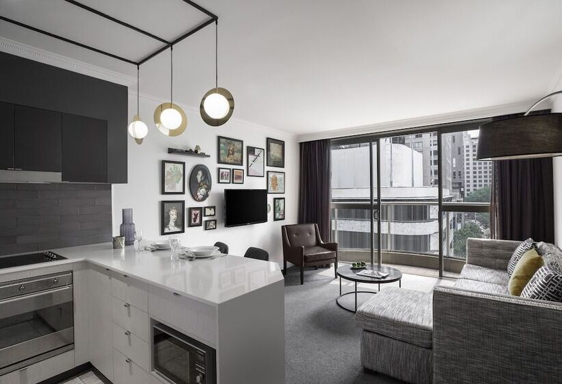 Студио Executive, Mantra 2 Bond Street