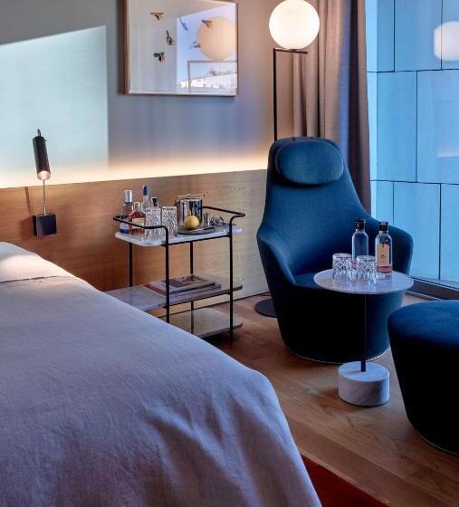 Номер Deluxe, Sir Victor Hotel, Part Of Sircle Collection