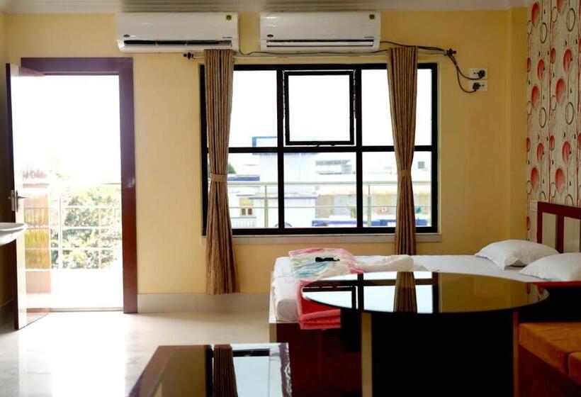 Quarto Quádruplo Estandar, Royal Sunview