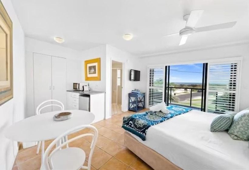 Номер Стандарт Вид на Море, The Cove Yamba