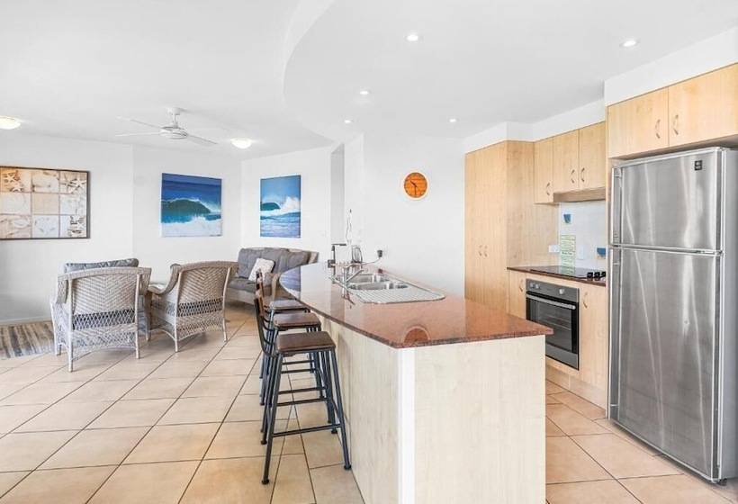 Апартаменты 3 Спальни Вид на Море, The Cove Yamba