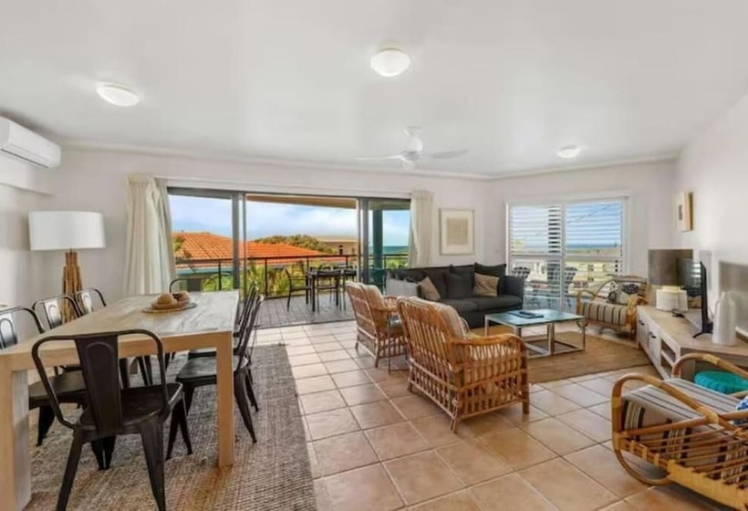 Апартаменты 2 Спальни Вид на Море, The Cove Yamba