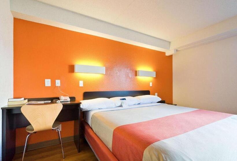 스탠다드 룸 킹사이즈 침대, Motel 6springfield, Dc  Washington Southwest
