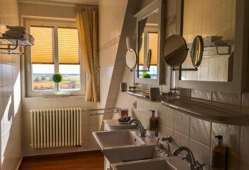 Номер Стандарт Вид на Реку, Ringhotel Schloss Tangermünde