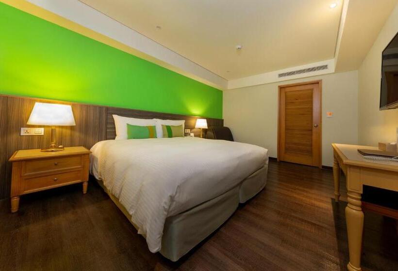 Superior Room, Green World Triplebeds
