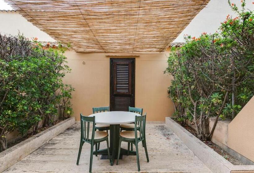 اتاق استاندارد با چشم‌انداز باغ, La Tonnara Di Bonagia Resort