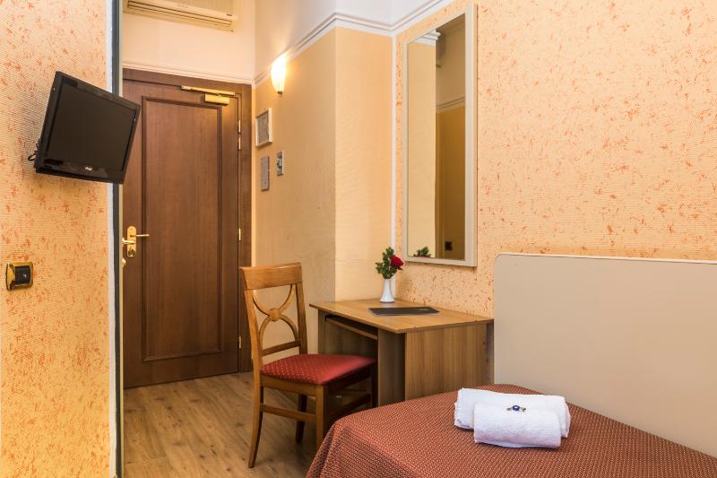اتاق استاندارد یک نفره, Villa Rosa