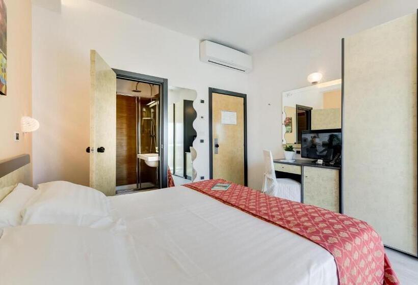 اتاق اساندارد با چشم‌انداز جانبی به دریا, Europa Beach Village