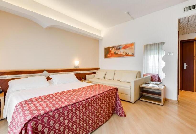 اتاق لوکس چهار تخته, Europa Beach Village