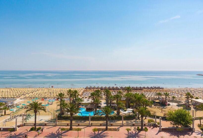 اتاق لوکس با بالکن و چشم‌انداز دریا, Europa Beach Village