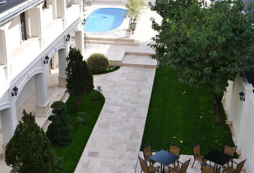 آپارتمان 1 خوابه با چشم‌انداز باغ, Grant Boutique
