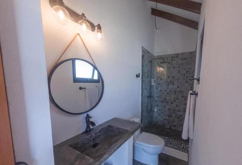 Standard studio with lake view, Catalina S Hideaway