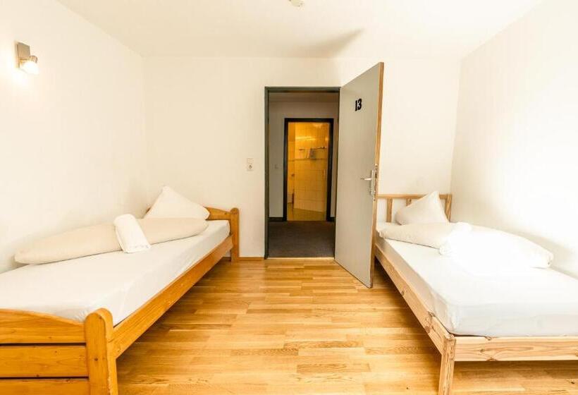 اتاق استاندارد با سرویس بهداشتی مشترک, Das Cityhouse