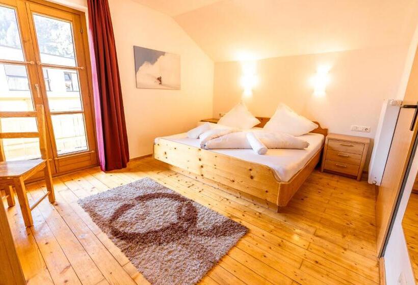 اتاق استاندارد با بالکن, Das Cityhouse