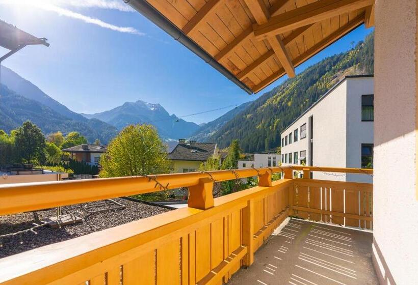 اتاق استاندارد با بالکن, Das Cityhouse
