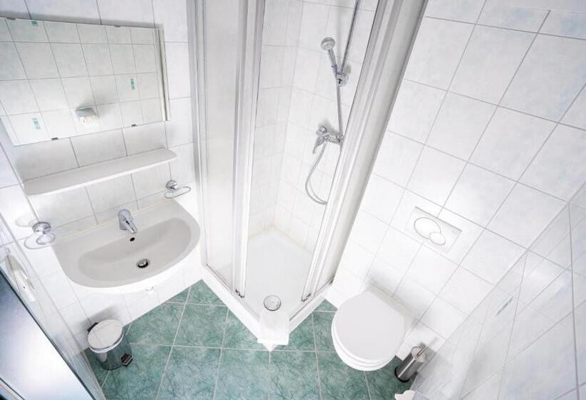 اتاق استاندارد سه تخته با بالکن, Das Cityhouse