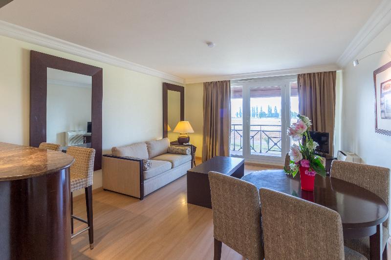 Апартаменты 2 Спальни, Grand Geneve Residence Excellior