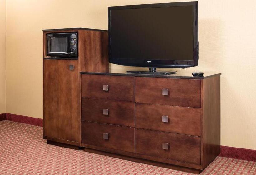 Quarto Estandar Cama King para Deficientes Físicos, Comfort Inn & Suites Near Burke Mountain