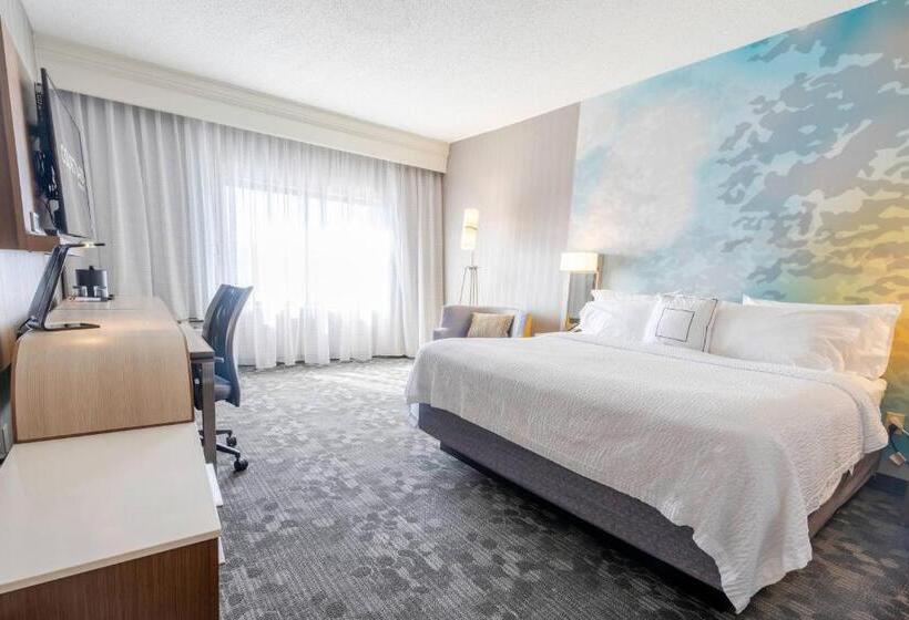 Номер Deluxe Кровать Кинг, Courtyard By Marriott Cleveland Willoughby