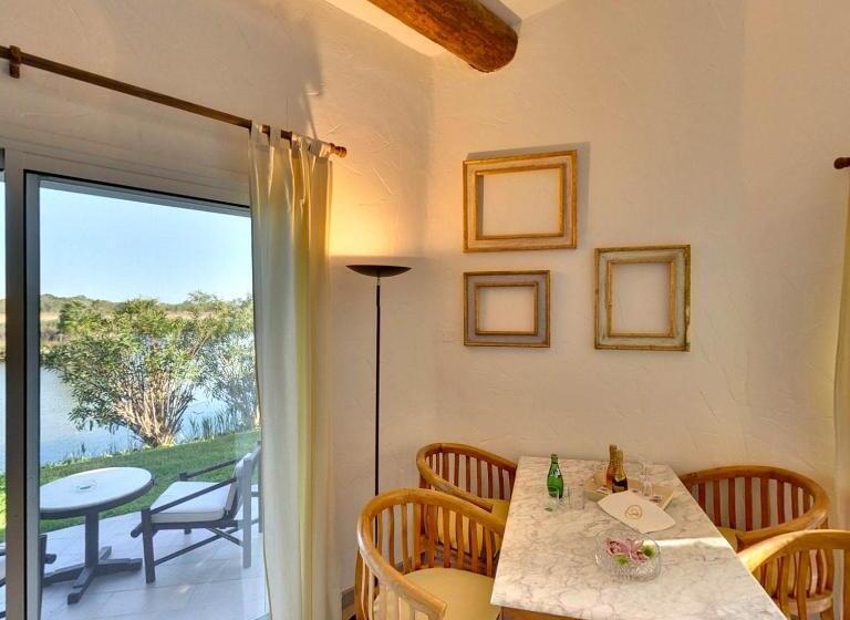 Четырехместный Номер Стандарт, Hôtel L  Estelle En Camargue