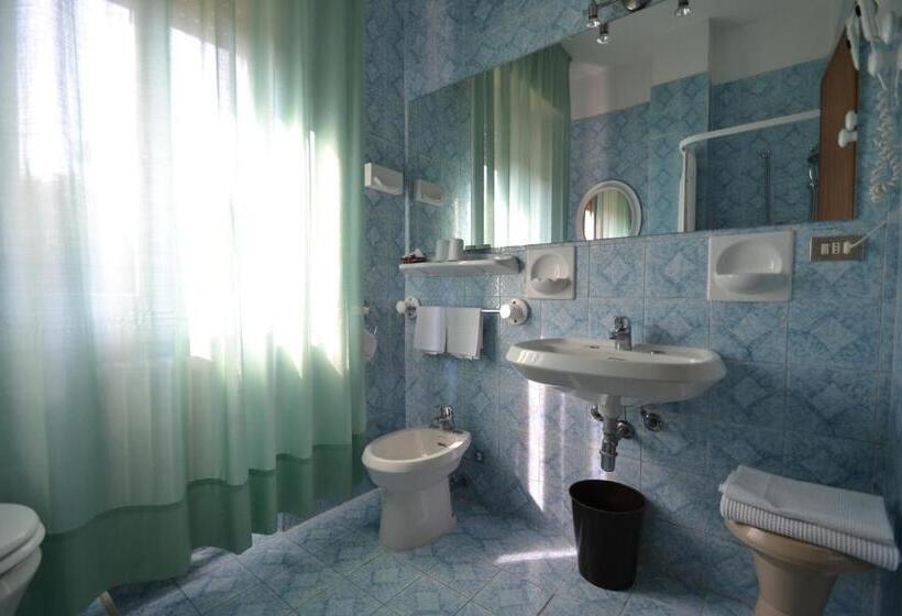 Номер Стандарт Трехместный, Albergo Boomerang