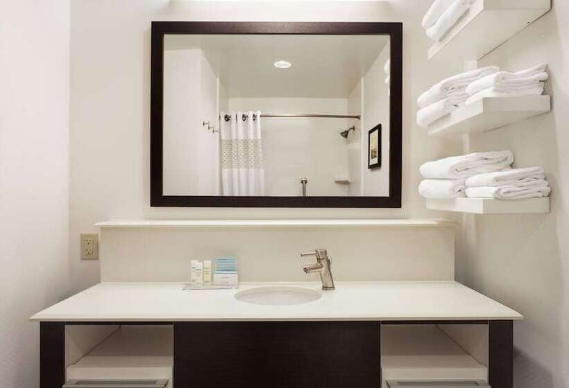 Family Suite, Hampton Inn Colchester