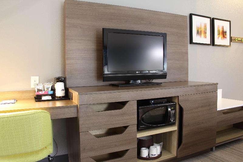스탠다드 스튜디오 킹침대, Hampton Inn Danville