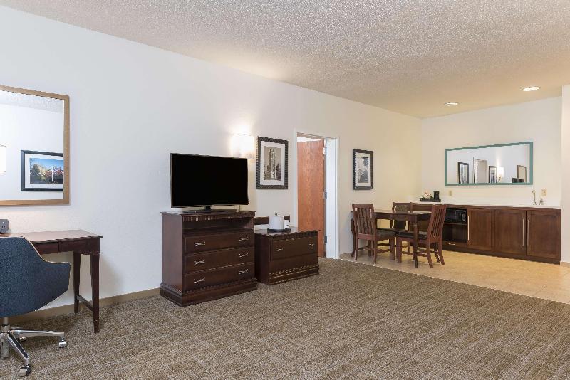 스위트 킹사이즈 침대, Hampton Inn East Lansing