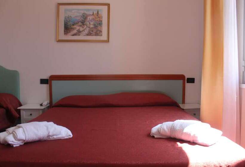 标准三人间, Marittima