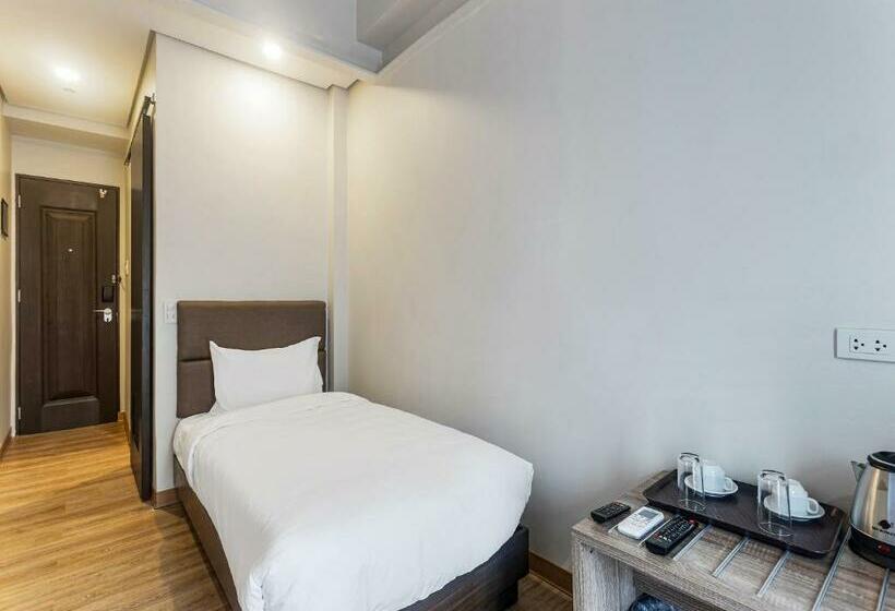اتاق استاندارد یک نفره, Airo Hotel Manila
