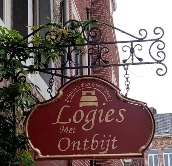 اتاق لوکس با تخت بزرگ, Logies Mario