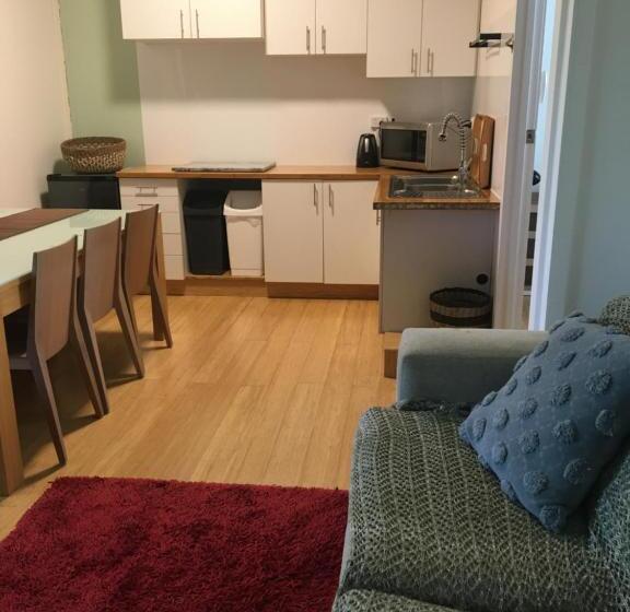 스탠다드 방갈로, Eumundi Guesthouse And B&b