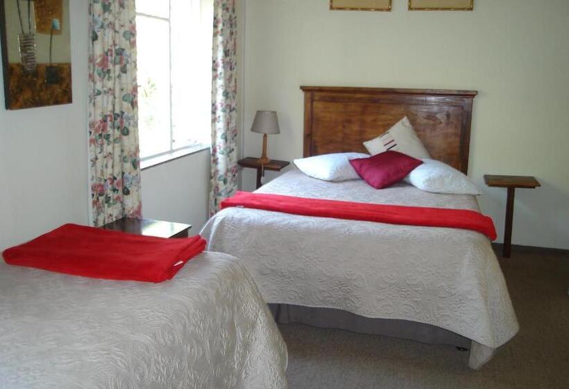 اتاق استاندارد سه نفره, Taunton House B&b