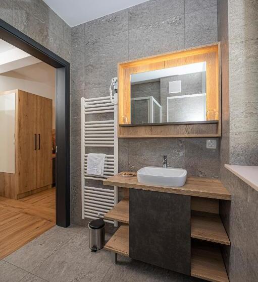 اتاق خانوادگی, Veldes B&b